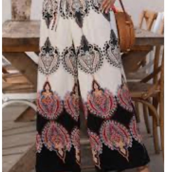 Pants - Women's Wide-Leg Printed Palazzo Pants - Black & WhiteXS